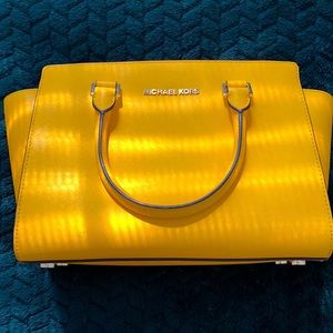 Michael Kors Purse, yellow, good condition